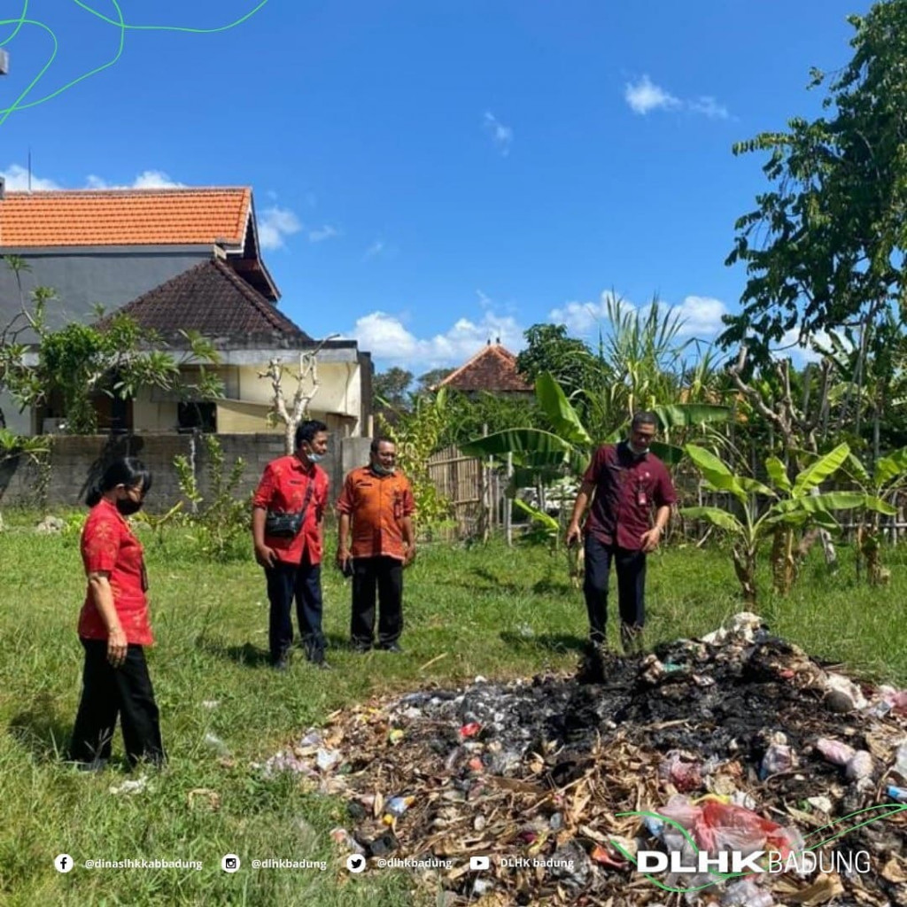 DLHK Tindaklanjuti Laporan Pembakaran Sampah di Daerah Berawa-Canggu